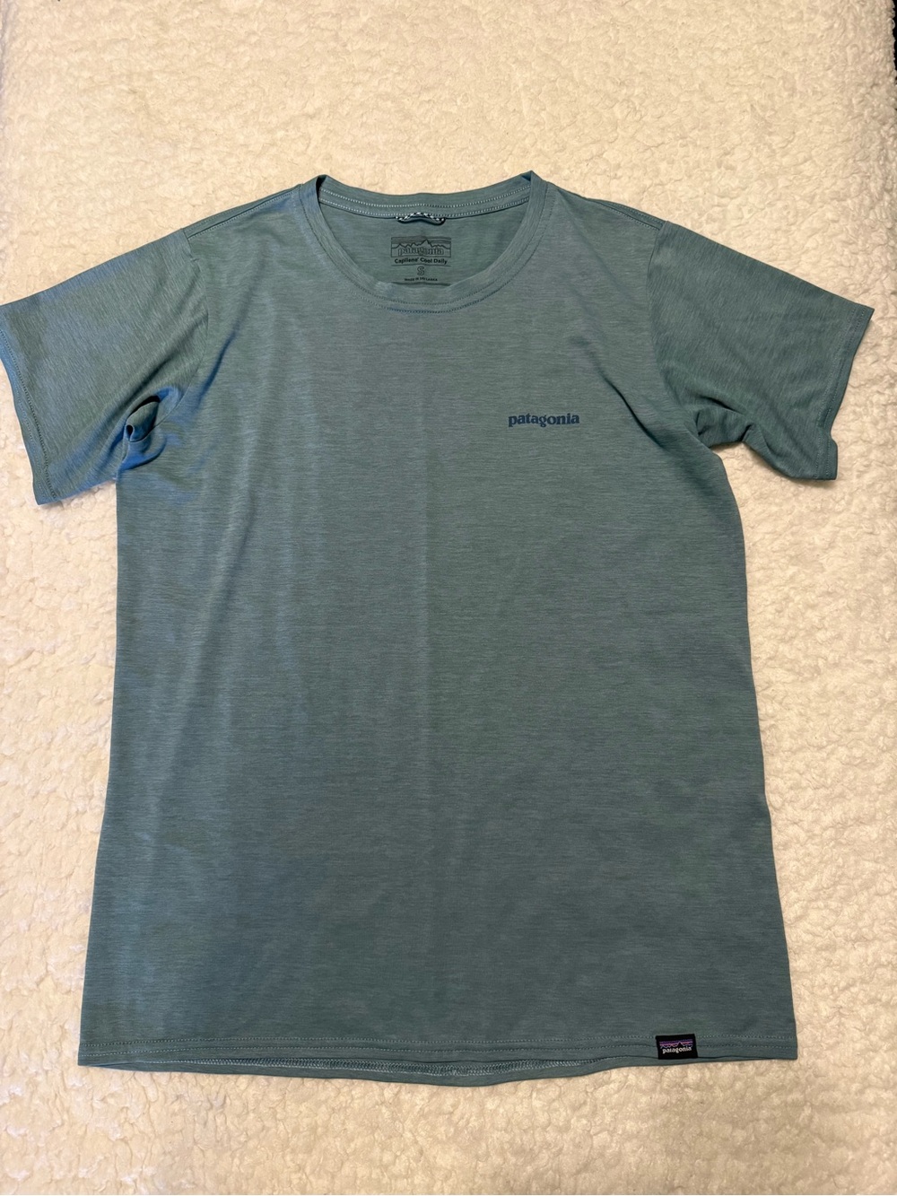 Women’s small. NEW! Patagonia Short-Sleeve Crew Tee in light blue/Green